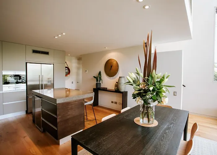 Edge - Sleeps 6 - Centrally Located - & Mountain Views Vakantiehuis