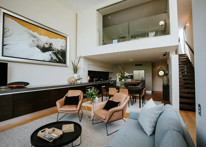 Edge - Sleeps 6 - Centrally Located - & Mountain Views * Wanaka