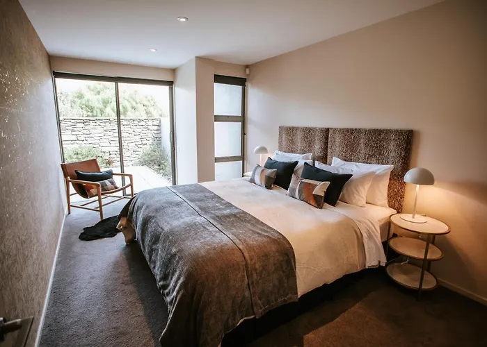 Edge - Sleeps 6 - Centrally Located - & Mountain Views Holiday home Wanaka